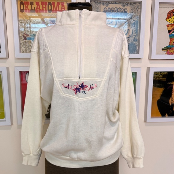 Vintage 90s Cream Embroidered Quarter-Zip Fleece Sweatshirt - Picture 2 of 8